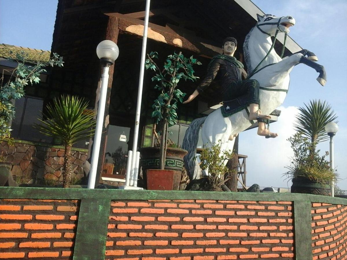 Cemara Indah Hotel Bromo Exterior foto